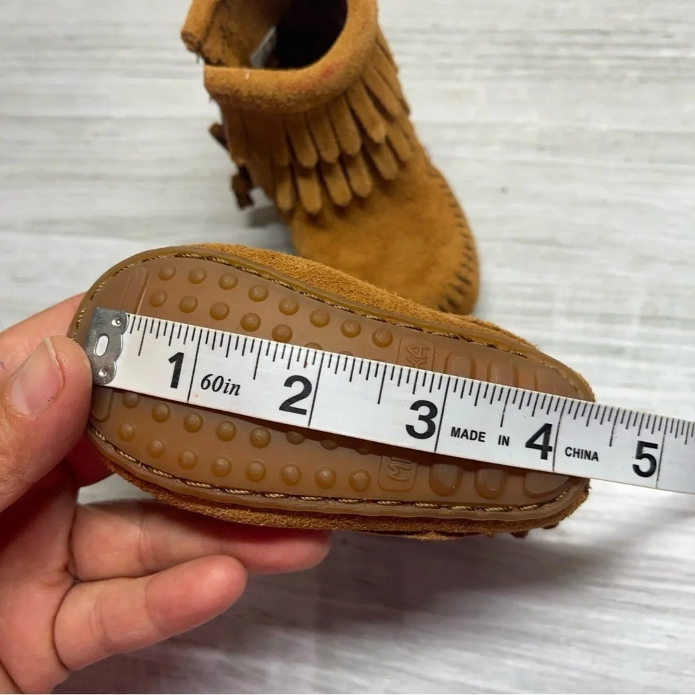Minnetonka Double Fringe Side-Zip Tan Suede Moccasin Baby Boots size 2